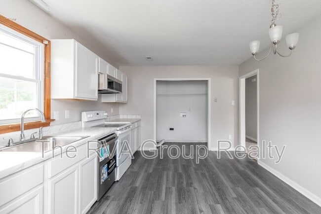 Building Photo - 201 Evergreen Ave