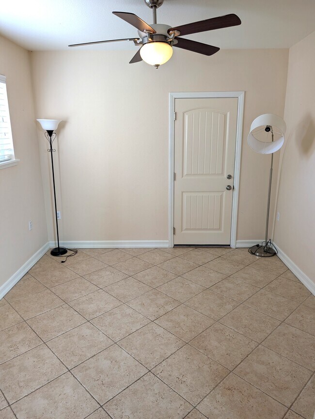 Building Photo - 27124 Cabrera Ave