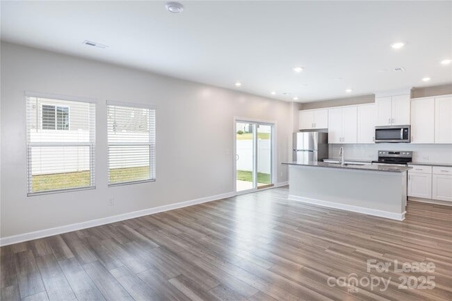 Building Photo - 2117 Morgan Hls Dr