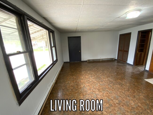 Building Photo - 204 N California Ave