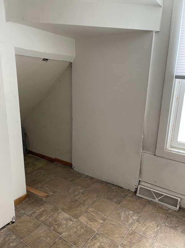 Building Photo - Click the “Apply Now” button or email wapmrentals@gmail.com for a prompt response.