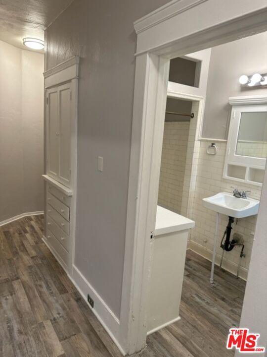 Building Photo - 1025 Locust Ave