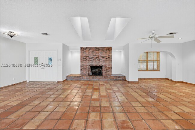 Building Photo - 14121 SW 97th Ave