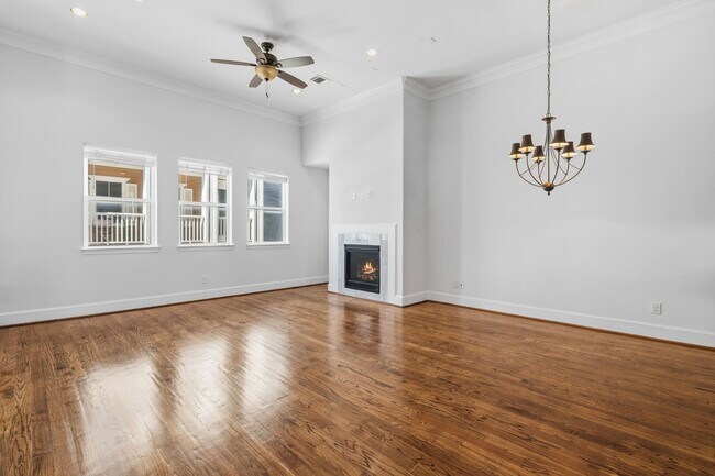 Building Photo - 617 W 24th St