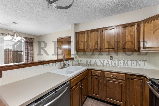 Building Photo - 1111 E Redwood Rd