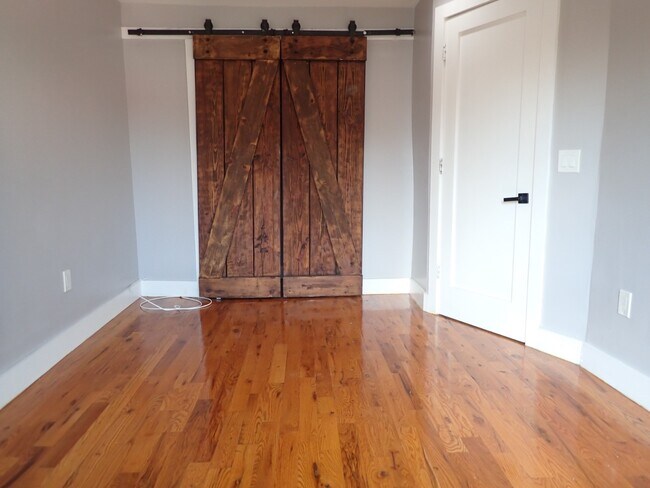 Building Photo - 203 Crystal St