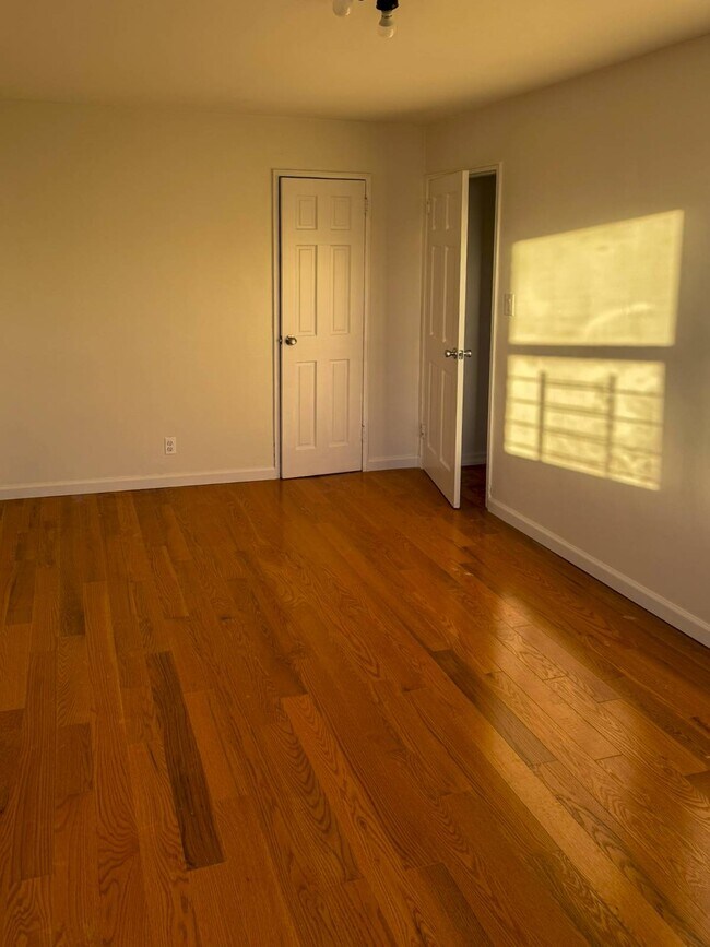 Building Photo - 1824 Rockaway Pkwy