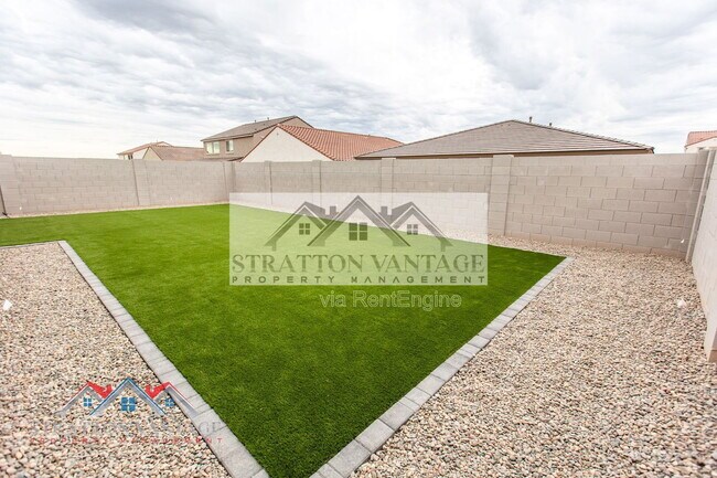 Building Photo - 17645 W Palo Verde Dr