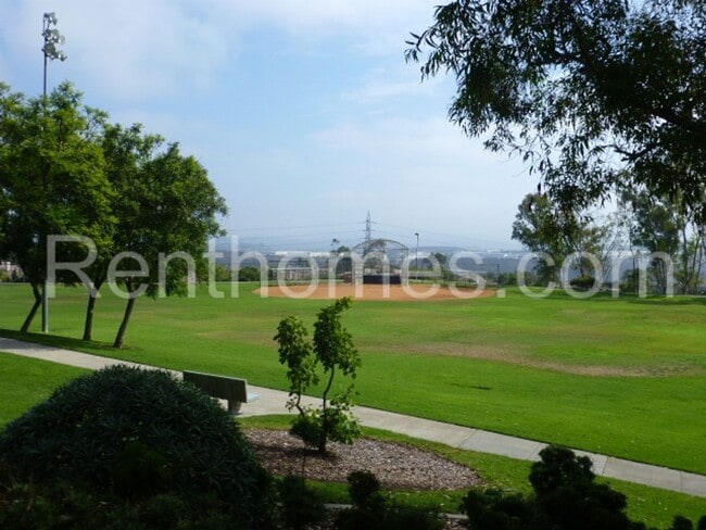 Building Photo - Scripps Ranch, 11073 Caminito Encanto, AC,...