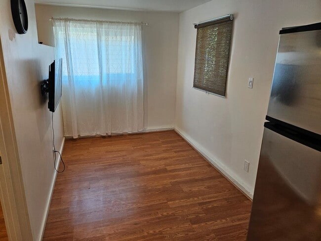 Building Photo - 20624 Kittridge St