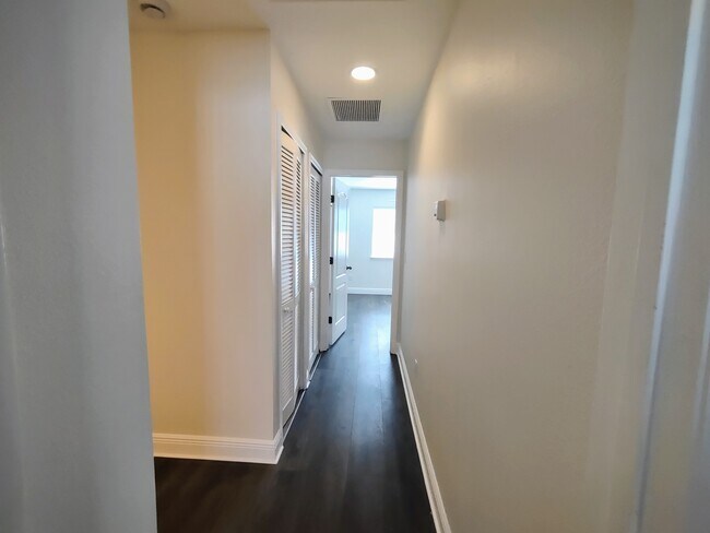 Building Photo - 653 Drake Bay Terrace