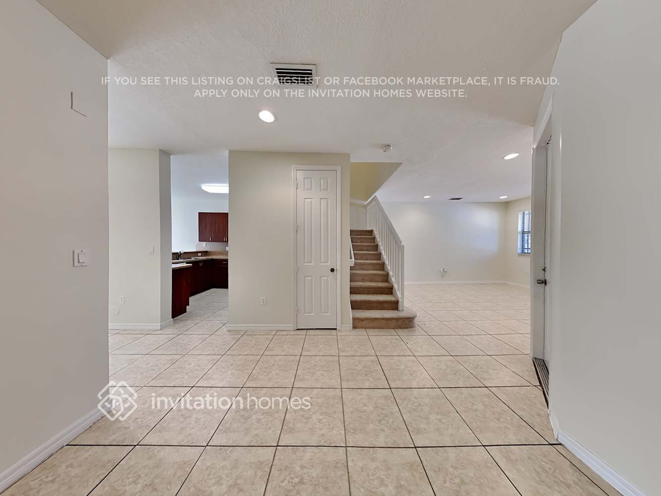Building Photo - 568 NE 35th Ave