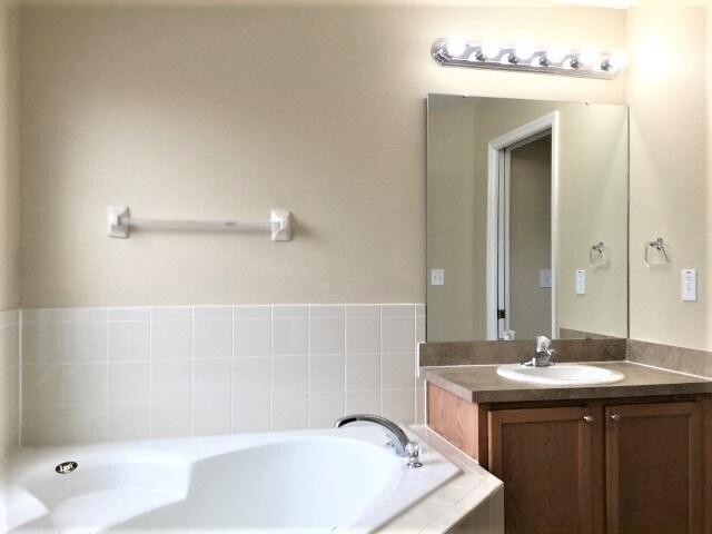 Building Photo - 107 Prairie Falcon Dr