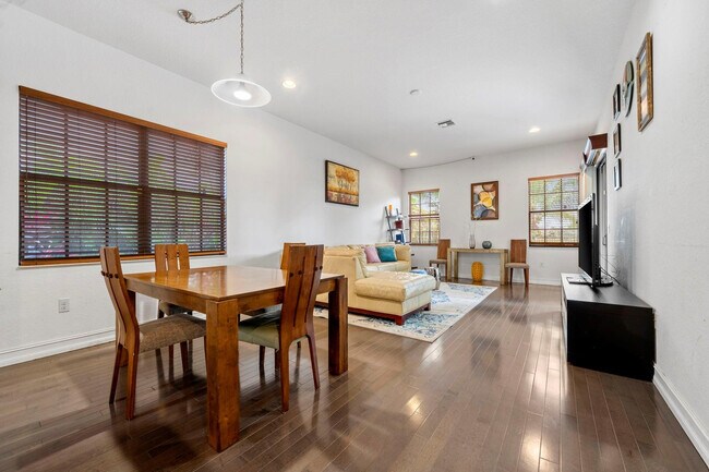 Building Photo - 7302 NW 111th Way