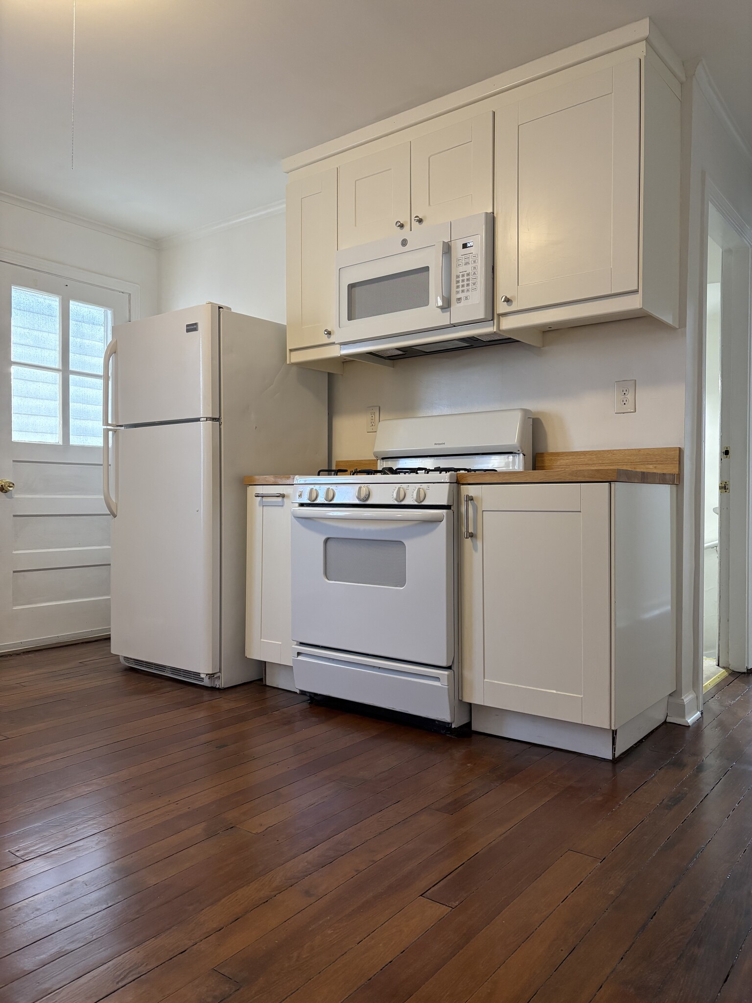 Building Photo - 82 Woodbine St