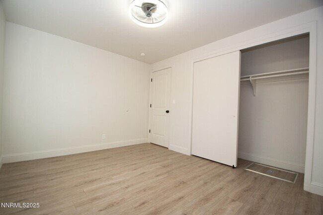 Building Photo - 1325 Carlin St