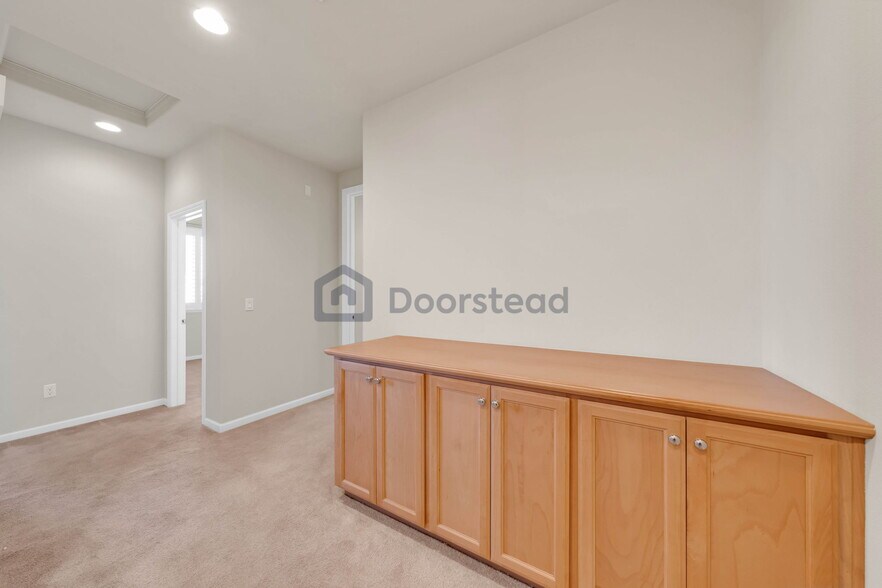 Building Photo - 727 Satsuma Ter