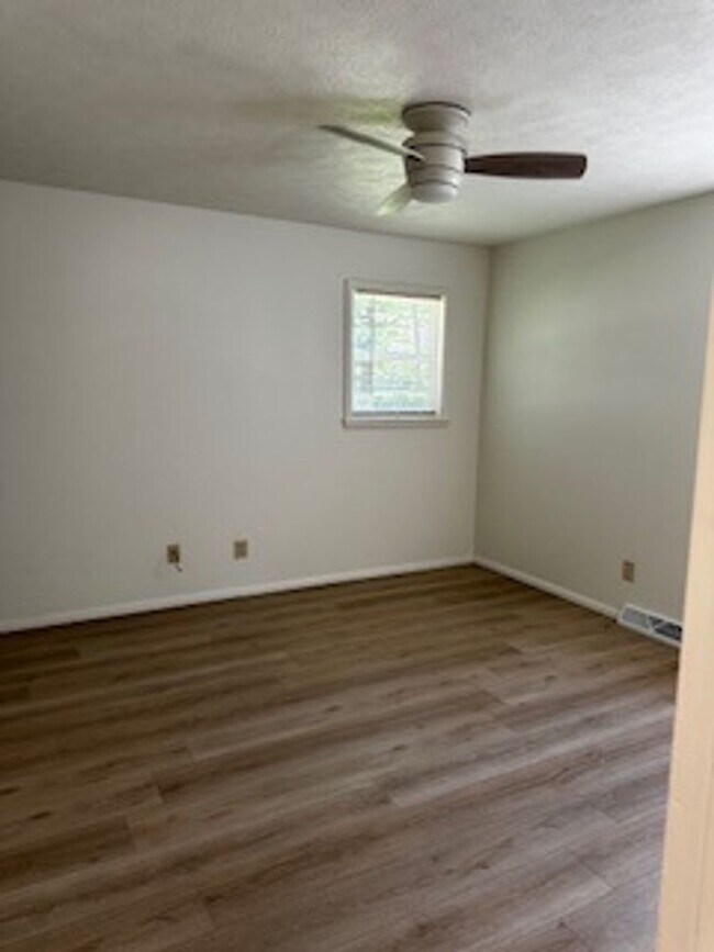 Building Photo - Fully Remodeled Home!
