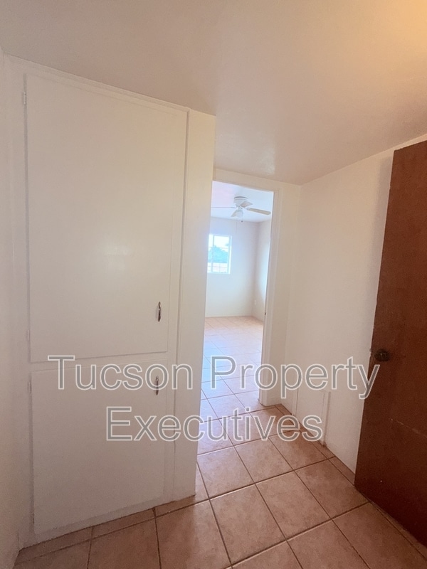 Building Photo - 4741 E 2nd St