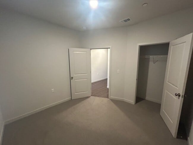 Building Photo - Newer 5 Bedroom 3 Bathroom in Tulare Coming Soon!!