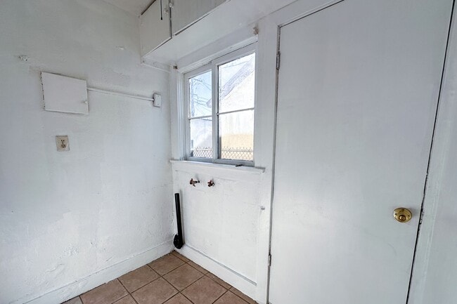 Building Photo - 1720 W Gage Ave