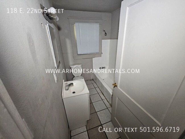 Building Photo - 118 E 22nd St