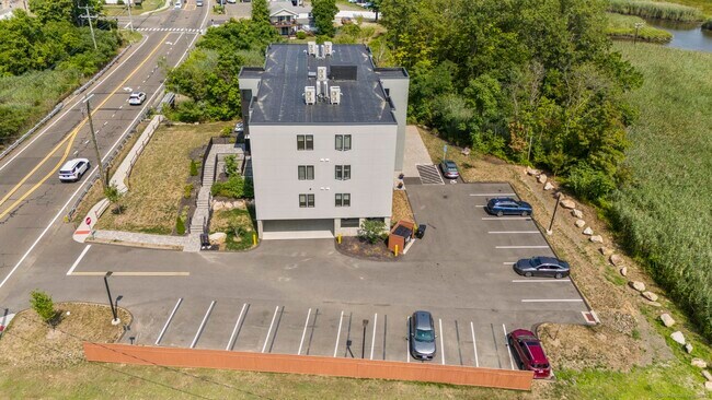 Building Photo - 245 E Main St