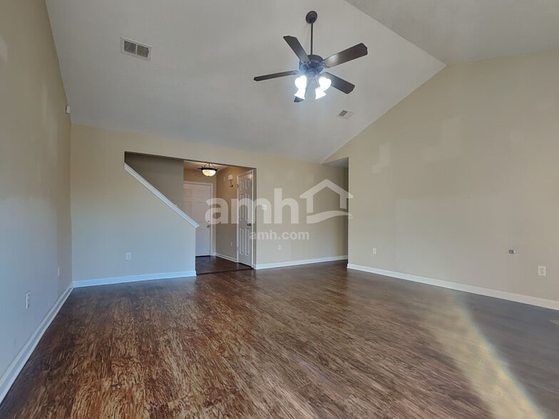 Building Photo - 5961 Appian Way Cv