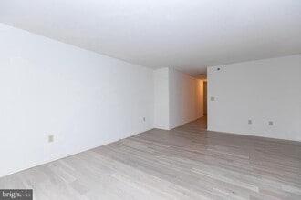 Building Photo - 2020 Walnut St