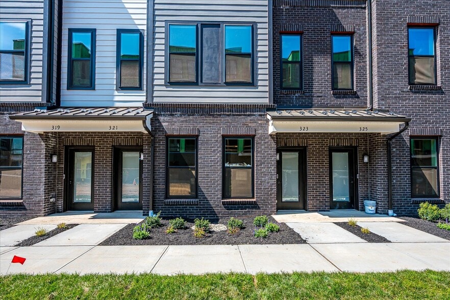 Building Photo - 323 Sadie Cir