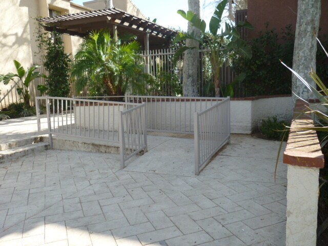 Building Photo - 18350 Hatteras St