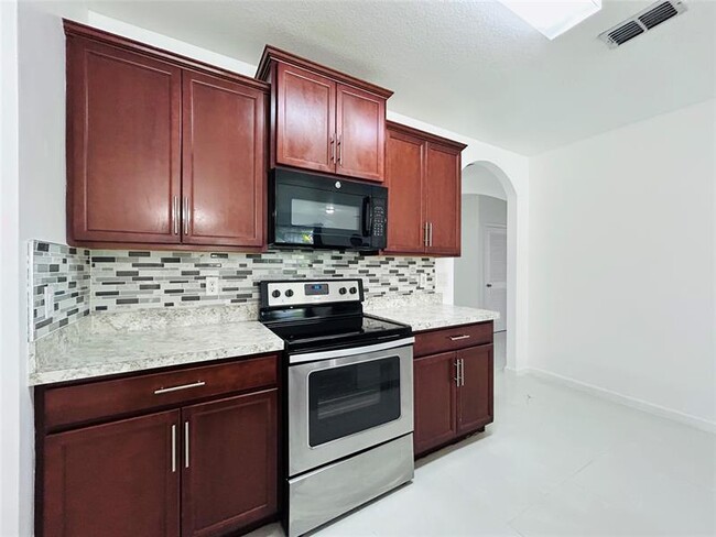 Building Photo - 518 SW Natalie Terrace