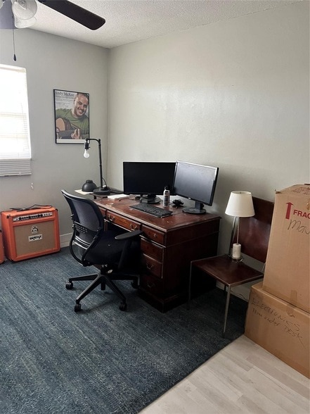 Building Photo - 1400 NE 57th St