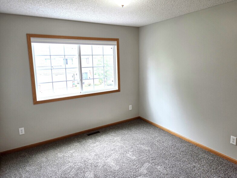 Building Photo - 7077 139th Ave NW