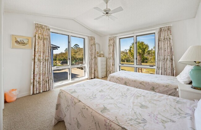 Building Photo - 1 Pioneer Loop