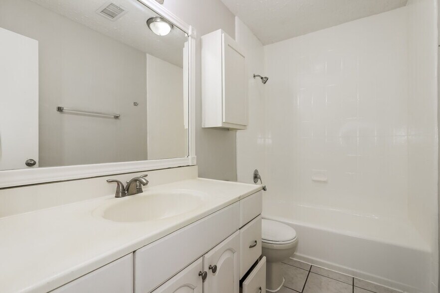 Building Photo - 7105 Haven Creek Dr