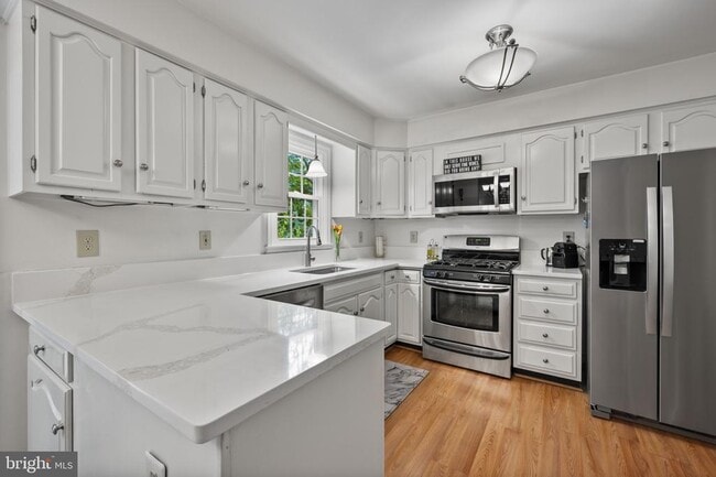 Building Photo - 7401 Crestberry Ln