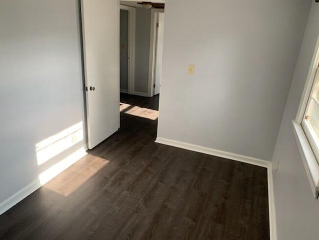 Building Photo - 3 Bedroom House for Rent
