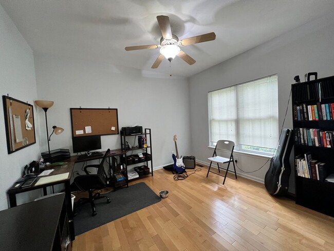 Building Photo - 4 bedroom home in Oceanview, Norfolk