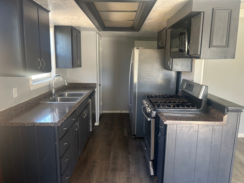 Building Photo - 1509 Greentree Ln