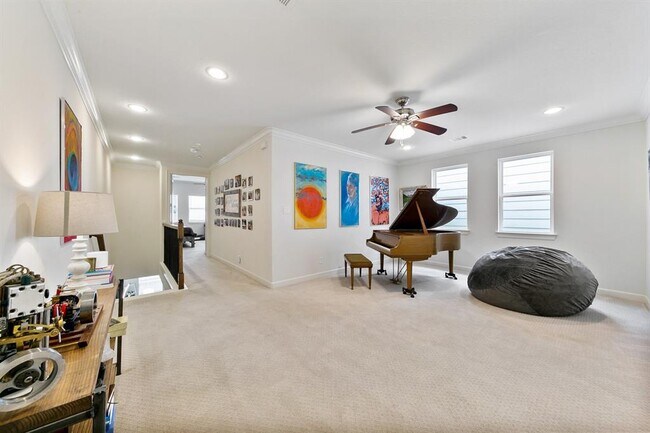 Building Photo - 5633 Petty St