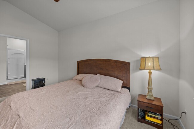 Building Photo - 400 Louisia Mae Way