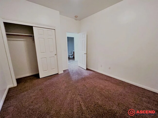 Building Photo - 531 Yellow Meadow Ct