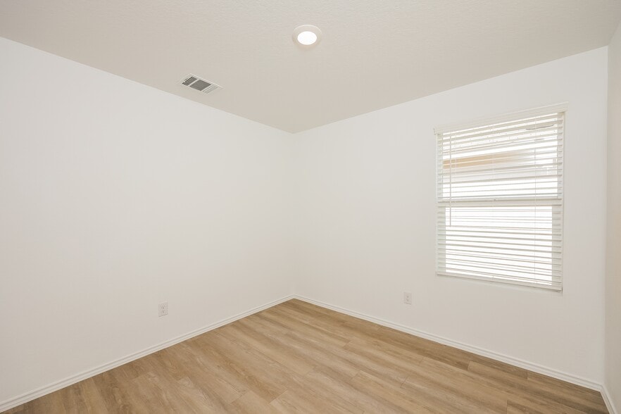 Building Photo - 14737 Southton Basin