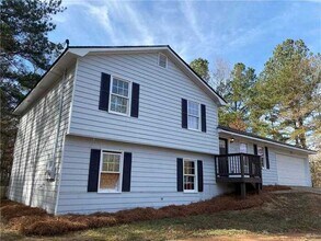 Building Photo - Fantastic 4bd/2ba home! Coming soon!