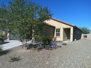 Building Photo - 8749 E Pebble Stone Ln