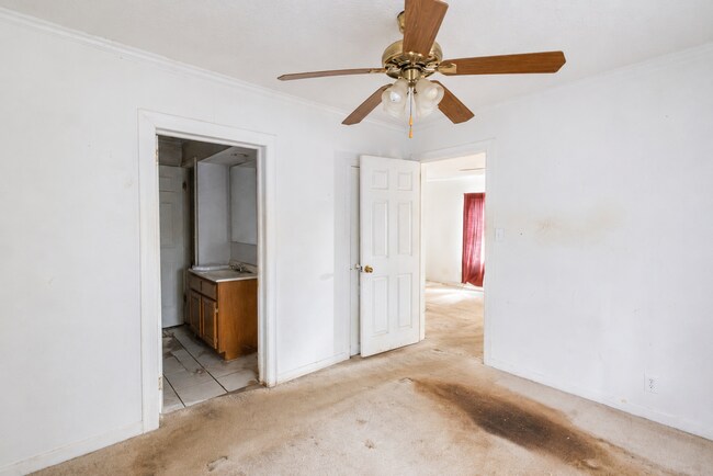 Building Photo - 304 W Fort Scott St