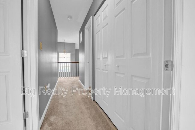 Building Photo - 2024 Morgan Hill Dr