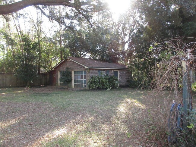 Building Photo - Cute 3 Bedroom in Pace