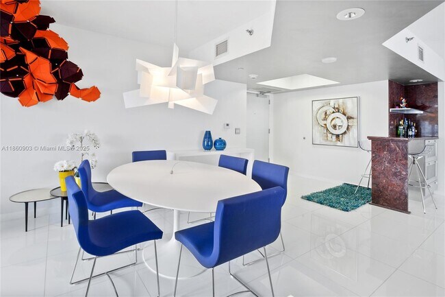 Building Photo - 16445 Collins Ave